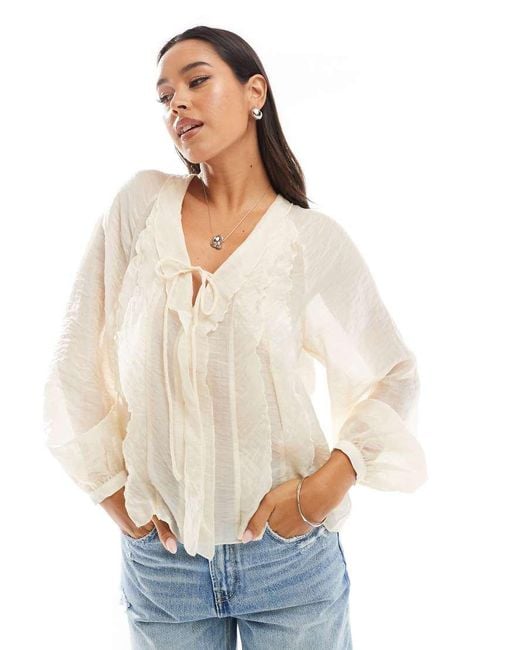 Blusa Blanca De Estilo Boho Con Lazada Delantera De Mango de color White