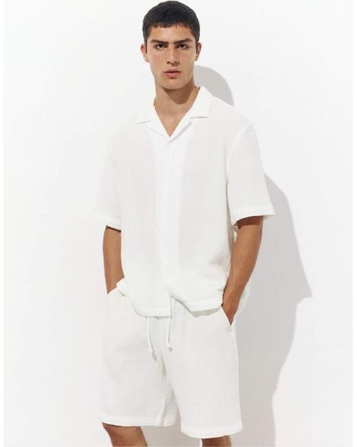 Pull&Bear White Short Sleeve Crepe Shirt for men