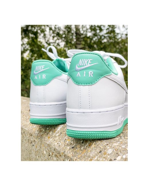 Air force 1 07 baskets menthe clair Nike pour homme en