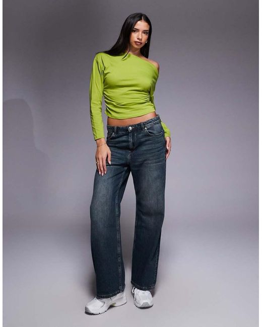 Top Asimmetrico A Maniche Lunghe Oliva Stretto di ASOS in Green