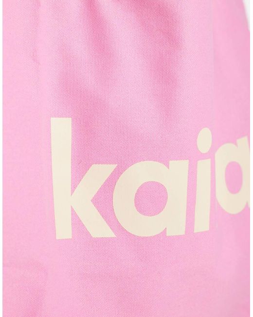 Studio Kaiia de color Pink