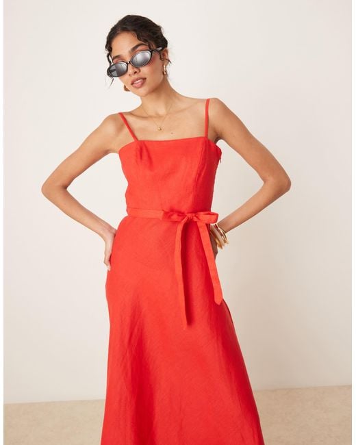 Robe mi-longue 100 % lin avec encolure carrée et ceinture Mango en coloris Red