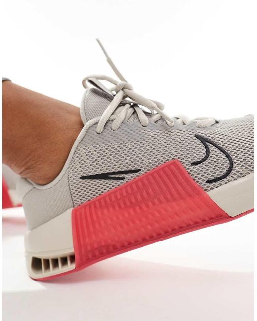 Metcon 9 di Nike in White