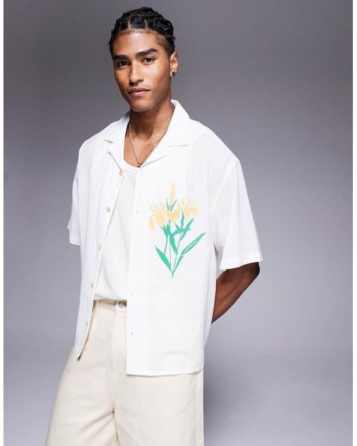 Camisa Corta Color Crema Extragrande Con Bordado En El Pecho De ASOS de hombre de color White