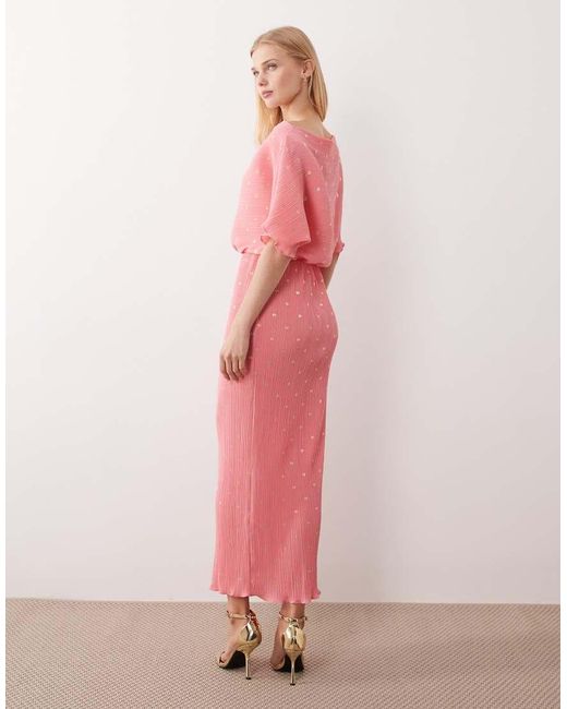 Tilly di Never Fully Dressed in Pink