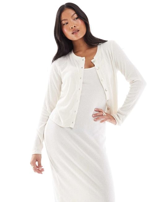 Vero Moda White – gerippte, weiche strickjacke