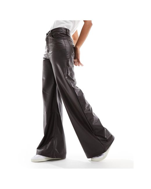 Pull&Bear Faux Leather High Rise Wide Leg Pants in Black | Lyst UK