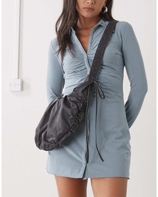 Weekday Blue – geraffte umhängetasche