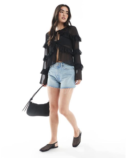Blusa Nera Con Volant E Laccio Sul Davanti di Miss Selfridge in Black