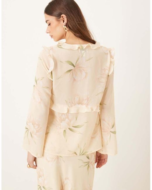 Pretty Lavish Top Van Getextureerd Chiffon Met Ruches in het Natural