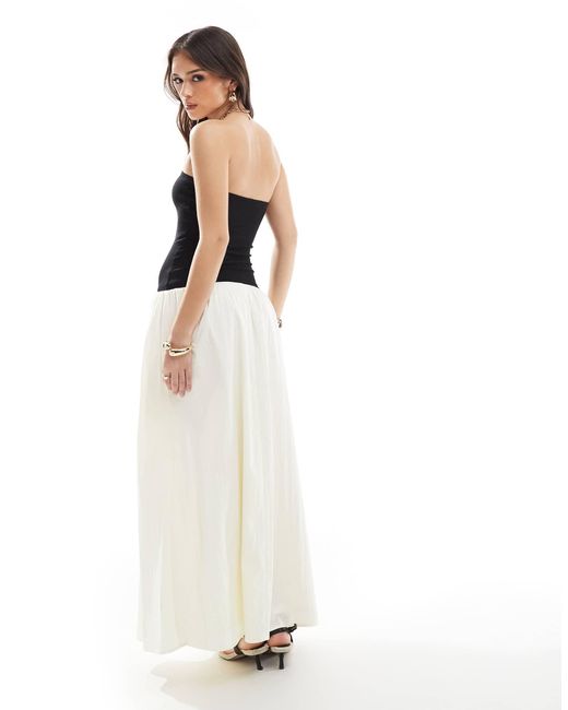4th & Reckless White – trägerloses maxikleid mit tief angesetzter taille und kontrast-design