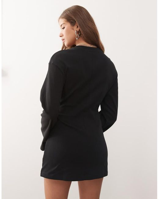 Monki T-Shirtjurk Met Lange Mouwen En Lange Taille in het Natural