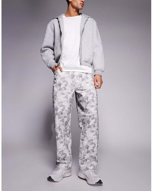 Vaqueros Grises De Corte Recto Suelto Con Estampado De Camuflaje De ASOS de hombre de color Gray
