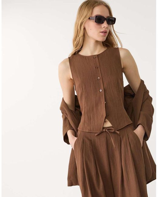 Stradivarius Top Met Textuur En Knopen in het Brown