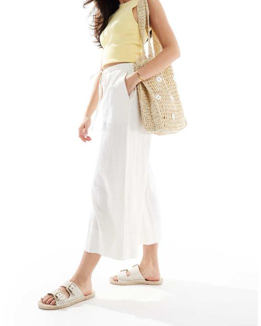 Pantaloni Corti Bianchi di New Look in White