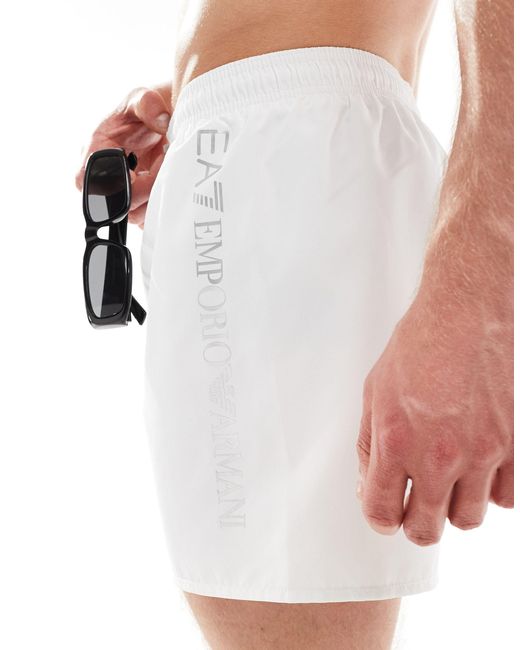 Armani - pantaloncini da bagno bianchi con logo laterale verticale di EA7 in White da Uomo