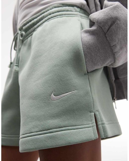 Phoenix di Nike in Green