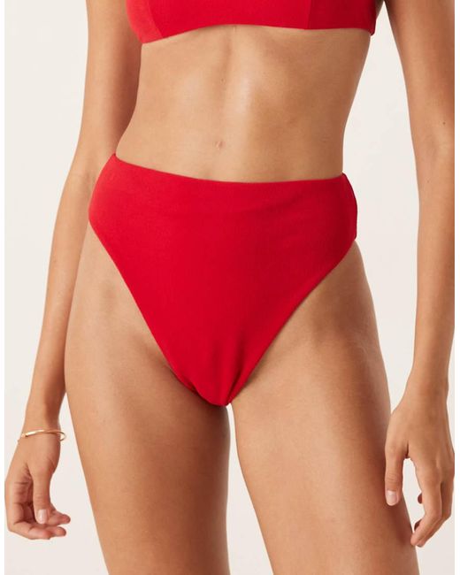 ASOS Tia in het Red