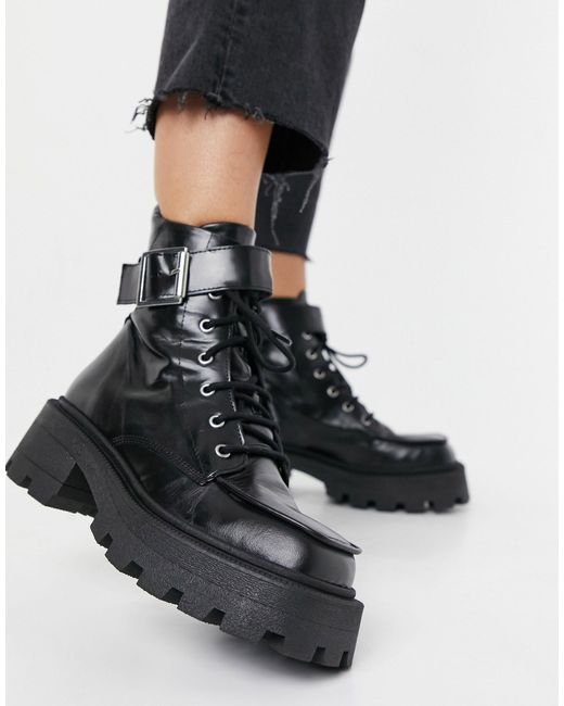 square toe lace up boots