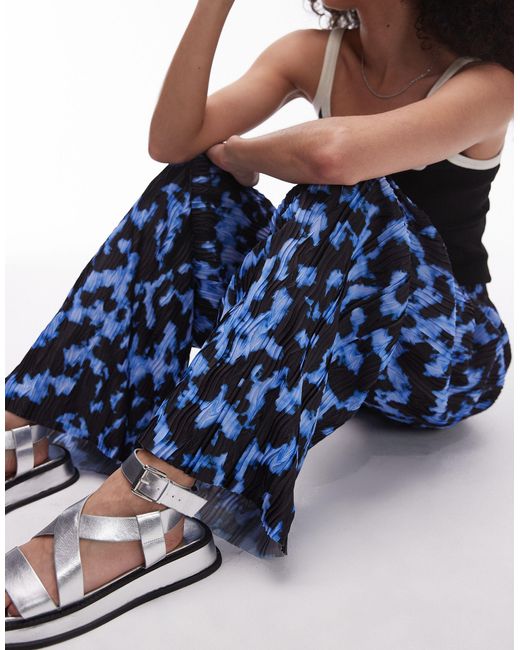 Pantalon ample en tissu plissé effet froissé à imprimé flou TOPSHOP en coloris Blue