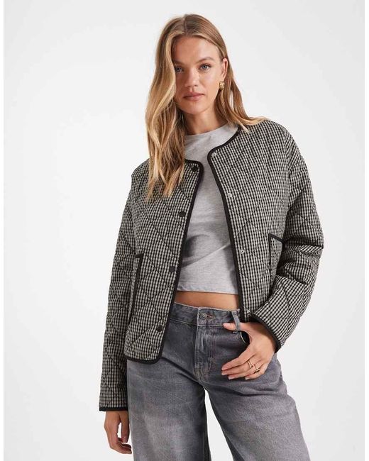 Threadbare Gewatteerd Jack Met Contrasterende Rand in het Gray