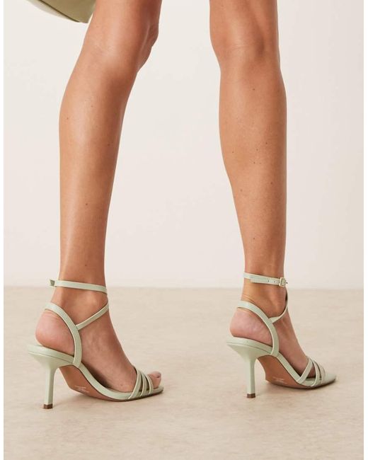 Honey di Asos Design Wide Fit in Natural