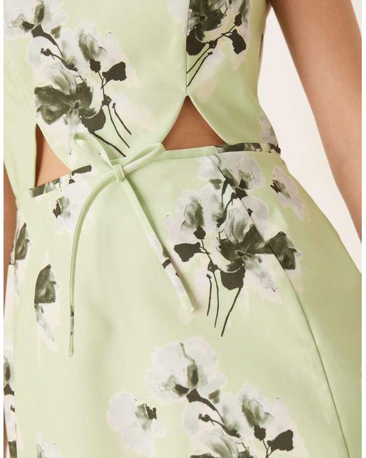 Vestido Corto Verde Salvia Estructurado Con Estampado Floral, Lazo Y Aberturas De ASOS de color Natural