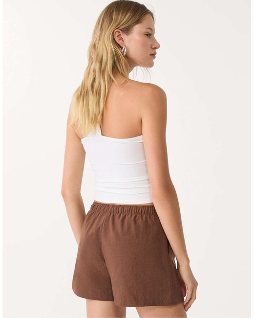 Short ample à taille élastique Stradivarius en coloris Brown