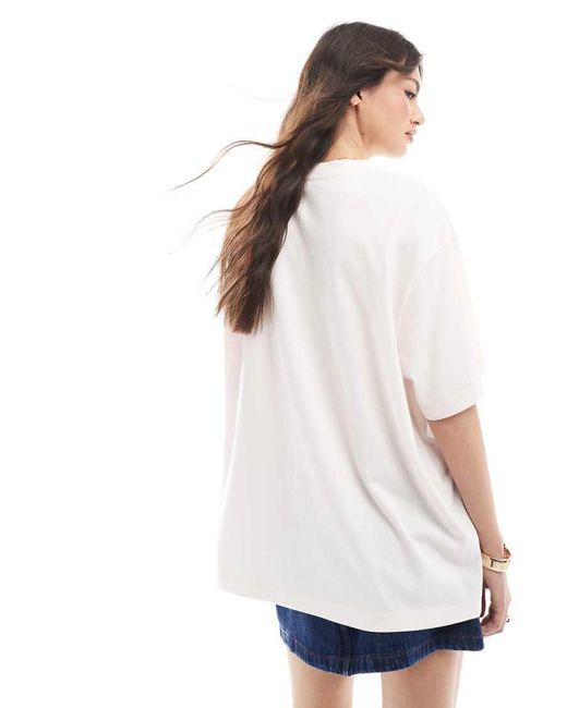 Camiseta Con Estampado Gráfico De Guindilla Y Texto "Sicillia" De ASOS de color White
