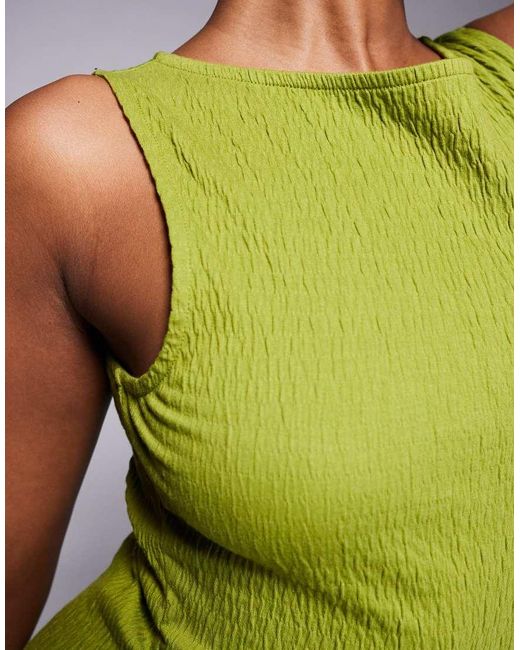 ASOS Mouwloze Mini Jurk Met Gekreukte Textuur, Rechte Hals En Peplum Rok in het Green