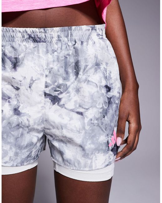 Adidas Originals Pink Adidas running – own the run – 2-in-1-shorts mit em muster