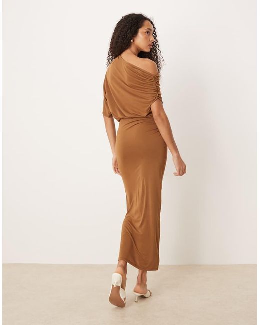 Vestido Midi Estilo Blusón Con Hombros Caídos De Modal De ASOS de color Brown