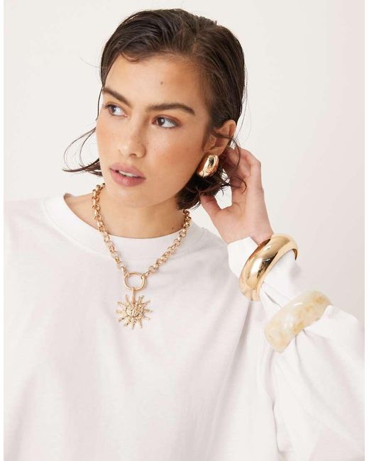 ASOS Cropped T-Shirt Met Lange Mouwen En Rechte Pasvorm in het White