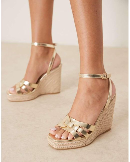 Sandalias Doradas De Tacón Con Cuña Estilo Alpargatas De Glamorous de color Natural