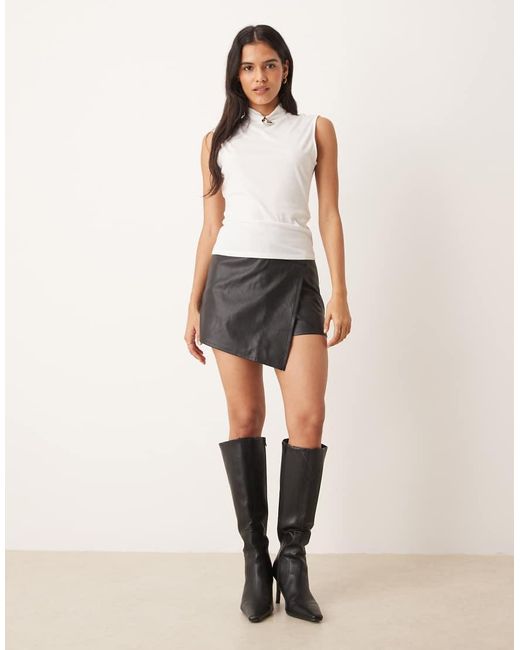 Jdy White Brooch Detail Sleeveless High Neck Top