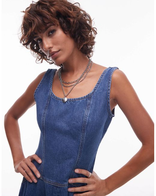 Robe mi-longue à bretelles en jean délavé avec taille basse et jupe cercle TOPSHOP en coloris Blue