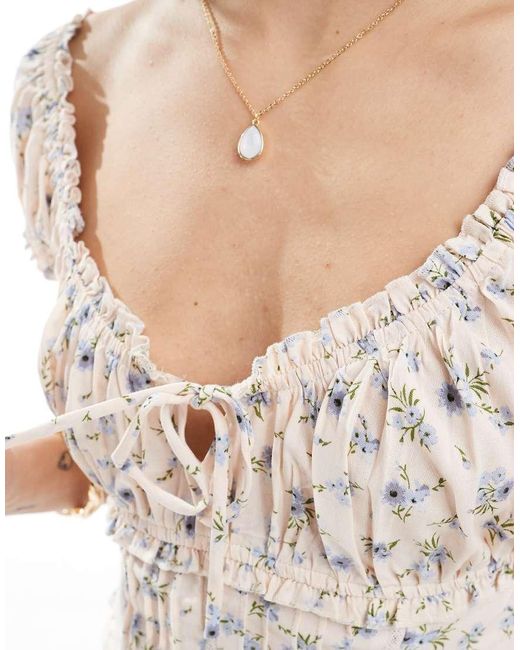 Top Milkmaid A Fiori Con Pinces Allacciato Sul Davanti di New Look in Blue