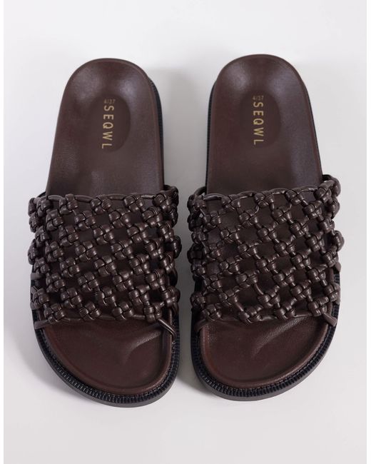 SEQWL Brown – flache sandalen