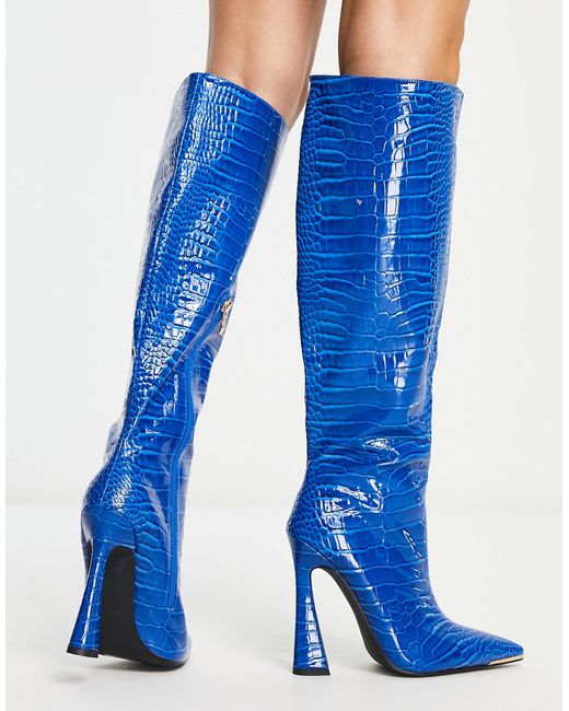 SIMMI Simmi London - Ravi - Kniehoge Laarzen Met Uitlopende Hak, Brede Pasvorm En Krokodillenmotief in het Blue