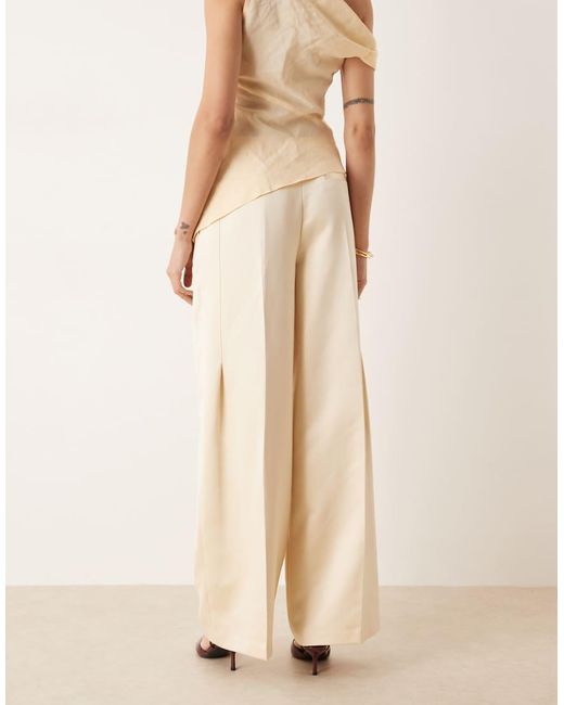 Pantalones De Sastre Blanco Marfil De Pernera Ancha Con Detalle De Pinzas De Satén De Asos Design Tall ASOS de color Natural