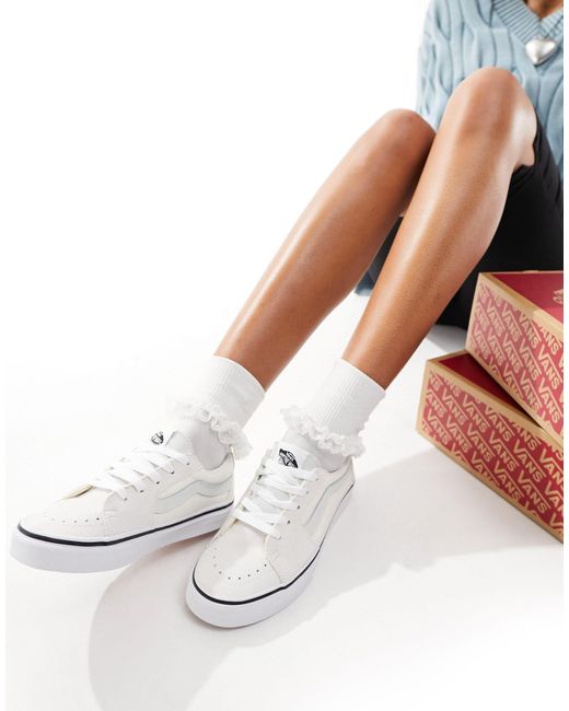 Sk8-low - sneakers basse grigie e bianche di Vans in White