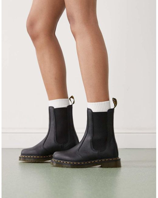 2976 Hi di Dr. Martens in Black