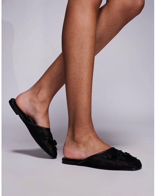 Mules Negros De Malla Con Abalorios De -Verde Public Desire de color White