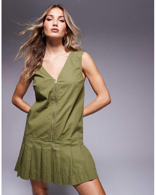 Vestido Corto Verde De Estilo Pichi Con Cremallera Y Falda Plisada De Sarga De -Sin Color ASOS de color Green