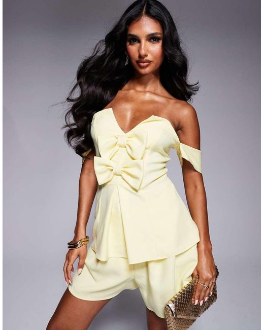 ASOS Elegante Top Met Linnenlook, Blote Schouders En Strikdetail in het Yellow