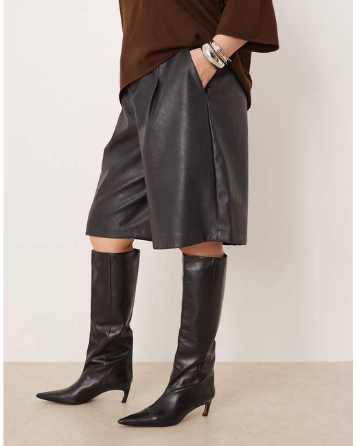 Pantalones Cortos De Corte Alargado Cuero Sintético De Asos Design Curve ASOS de color Brown