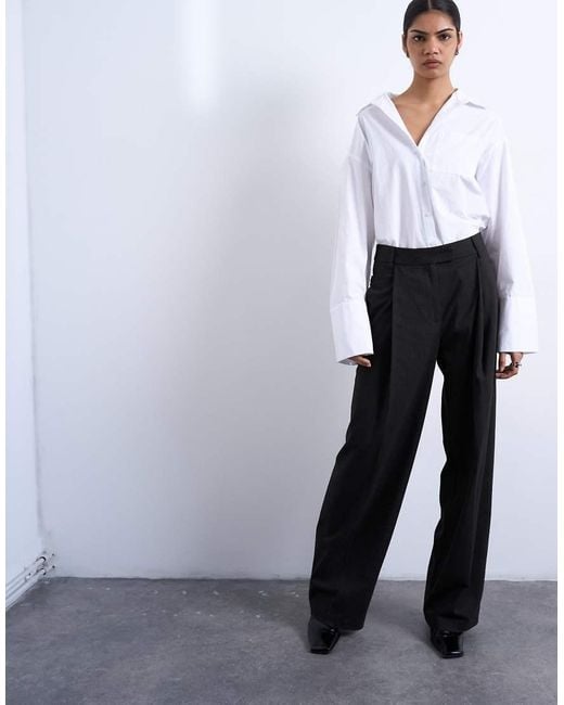 Pantaloni A Vita Bassa Color Cioccolato Scuro Gessati A Righe Molto Sottili Con Fibbia di TOPSHOP in Gray