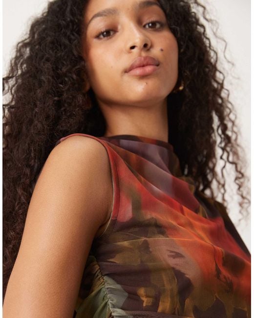 ASOS Brown – netzstoff-oberteil mit verschwommenem blumendruck