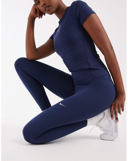 Nike One in het Blue