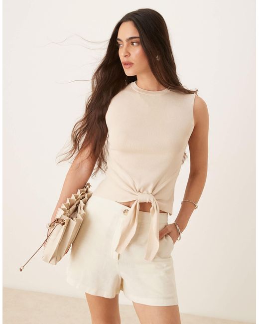 Débardeur en maille avec détail noué à l'avant et col montant - beige Jdy en coloris Natural